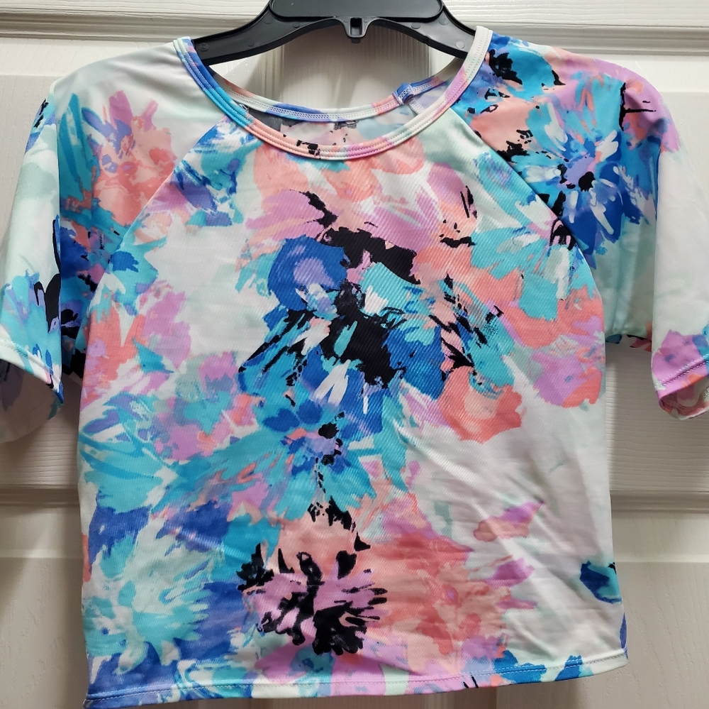 Sufer style swim top. Size: Medium (Juniors)